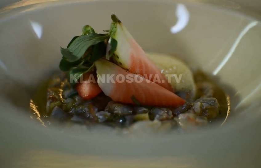 Ide për recetën e ditës së sotme: Tartar karkaleci i tymosur (VIDEO)