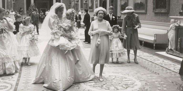 Fotografi të rralla nga dasma e Princeshës Diana