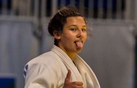 Loriana Kuka siguron medaljen e artë në Gjeorgji (FOTO)