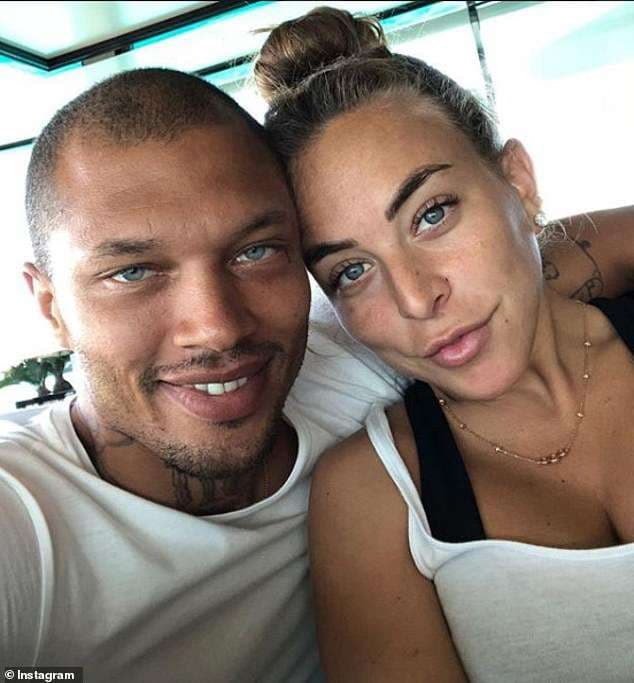 A u nda nga krimineli më i pashëm, Chloe Green pa unazë të fejesës!