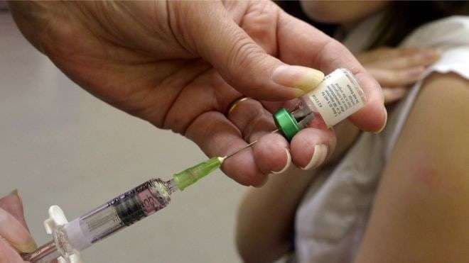 Itali, fëmijëve u ndalohet të shkojnë në shkollë nëse s'janë të vaksinuar