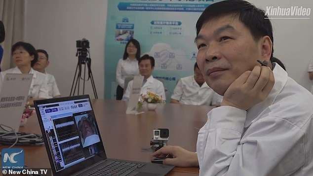 Kirurgu kinez realizon operacion mijëra kilometra larg pacientit përmes 5G