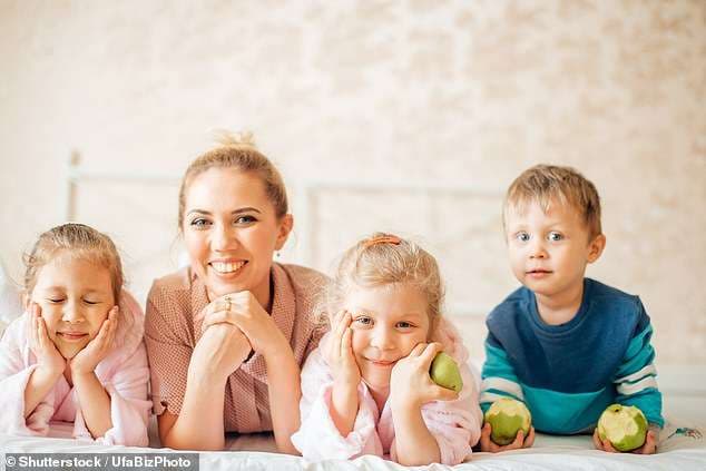 Gratë që lindin më shumë fëmijë ngadalësojnë plakjen