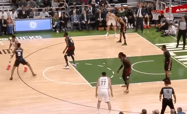 Bucks triumfojnë ndaj Clippers (VIDEO)