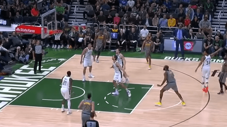 Bucks iu kthehen fitoreve (VIDEO)