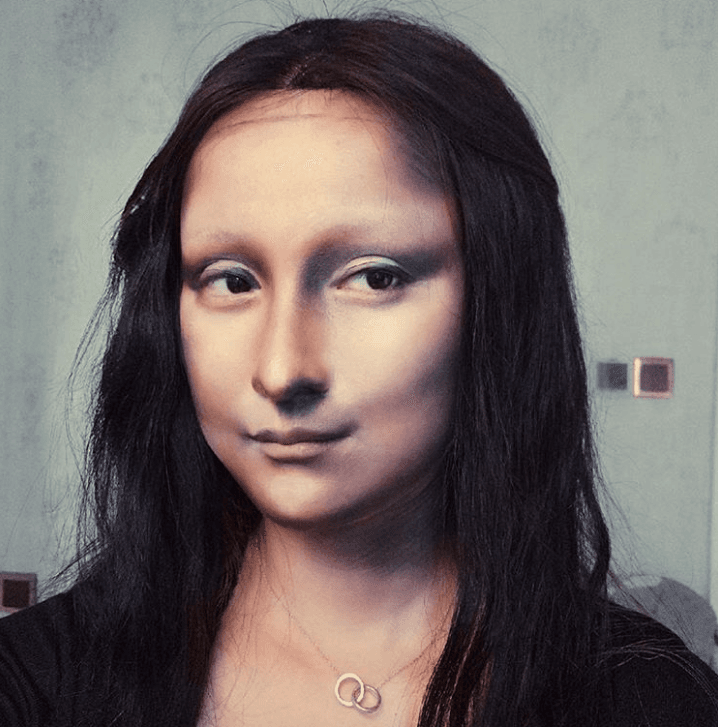 Artistja kineze që mund të shndërrohet në çfarëdo personazhi