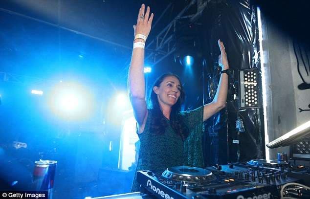 Jacinda Ardern ishte DJ para se të bëhej Kryeminstrja e Zelandës së Re (FOTO)