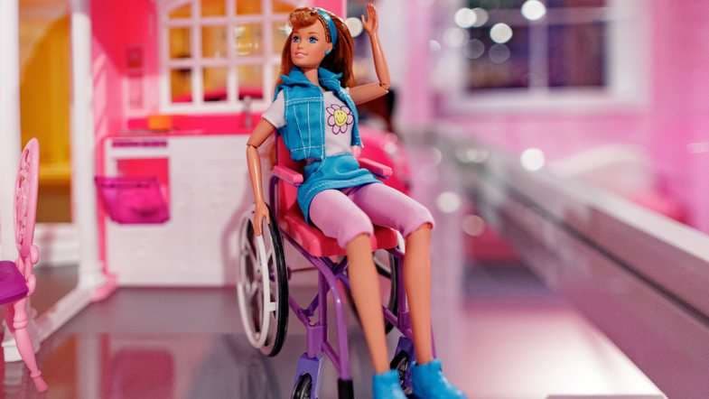Përgjatë historisë: Si ndryshoi Barbie mënyrën si vajzat shohin botën