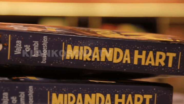 Libër: "Vajza që humbi buzëqeshjen", nga Miranda Hart (VIDEO)