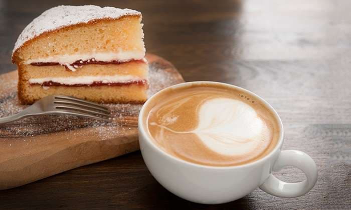 Ja pse trupi kërkon në mëngjes kafe dhe ëmbëlsira!