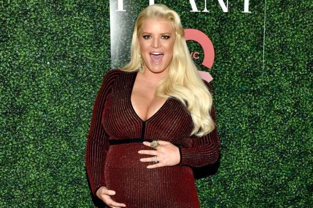 Jessica Simpson bëhet nënë për herë të tretë