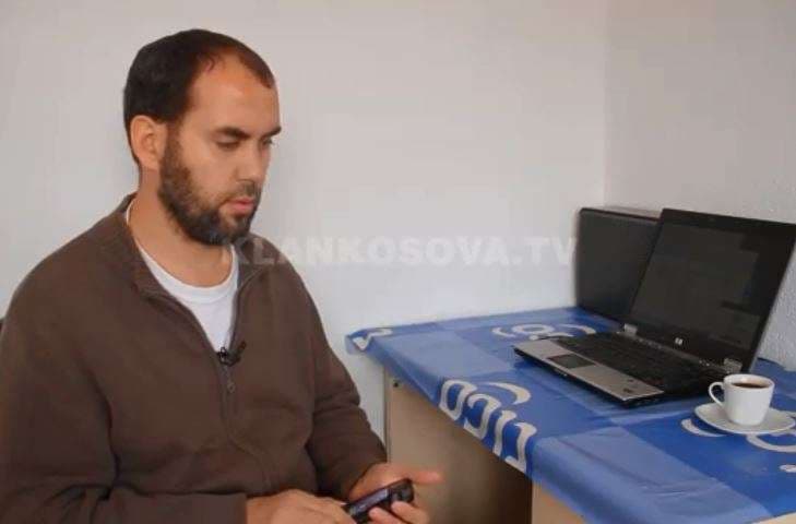 Hashim Llumnica, djaloshi me probleme në shikim që merret me krijimin e aplikacioneve (VIDEO)