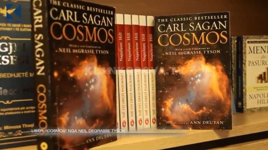 Mos e humbisni librin “Cosmos” nga Carl Sagan (VIDEO)