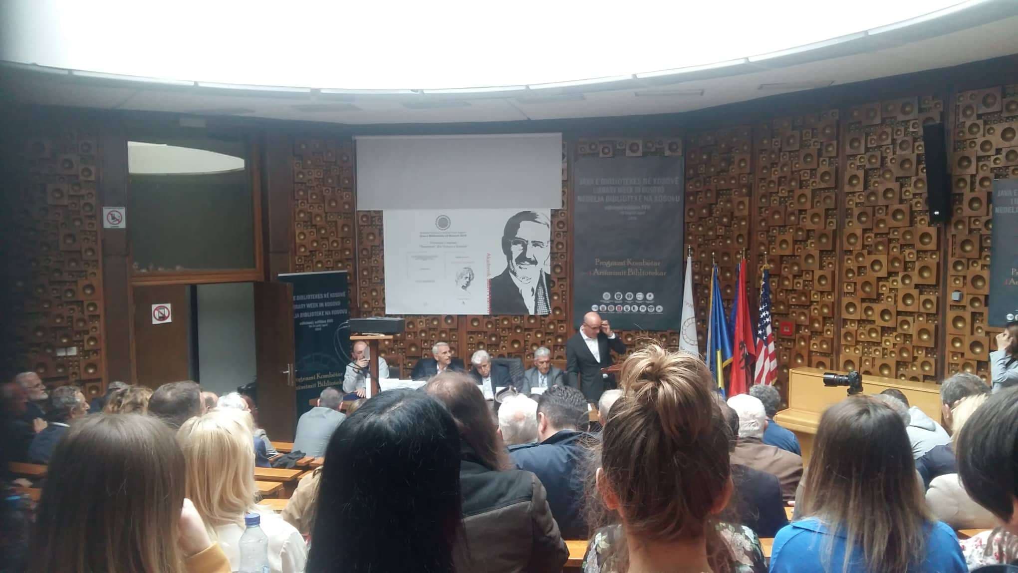 Promovohen librat “Testamenti” dhe “Kukuta e Sokratit” nga Sabri Hamiti