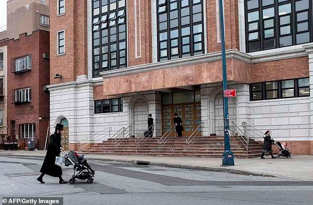 New York: Prindërit qëllimisht po i ekspozojnë fëmijët ndaj fruthit