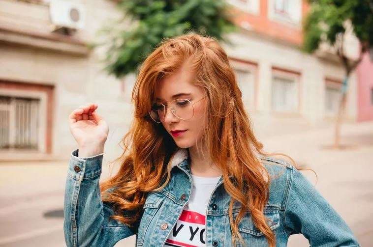 Si ta hiqni yndyrën në flokë?