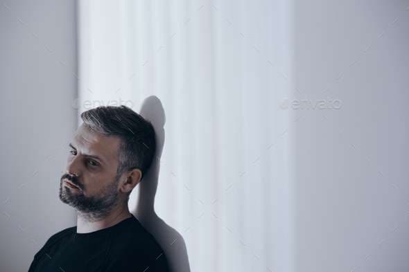 Shtatë sjelljet që shfaqin njerëzit që nuk kanë pasur dashuri në vegjëli