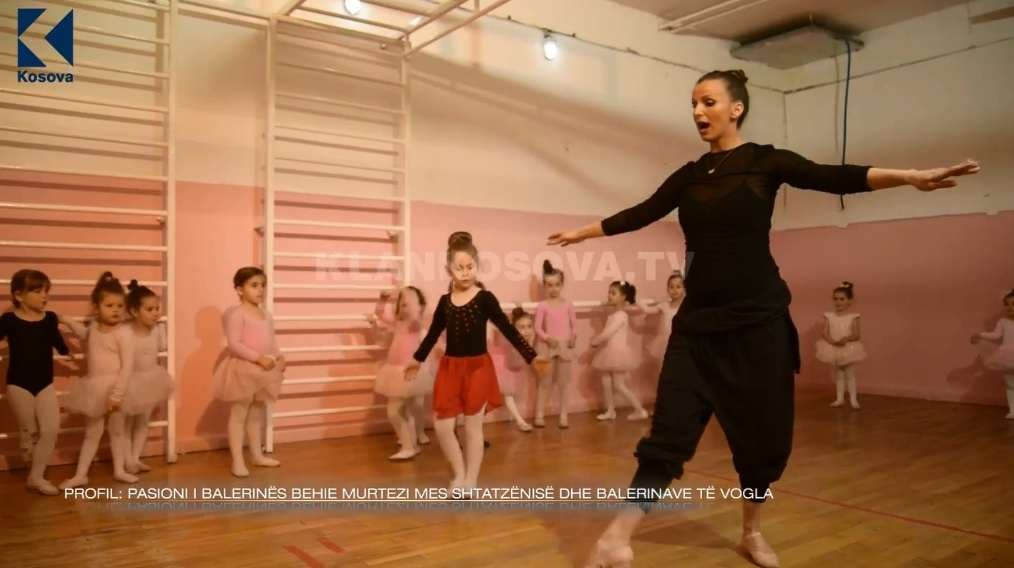 Pasioni i Behies mes shtatzënisë dhe balerinave të vogla (VIDEO)