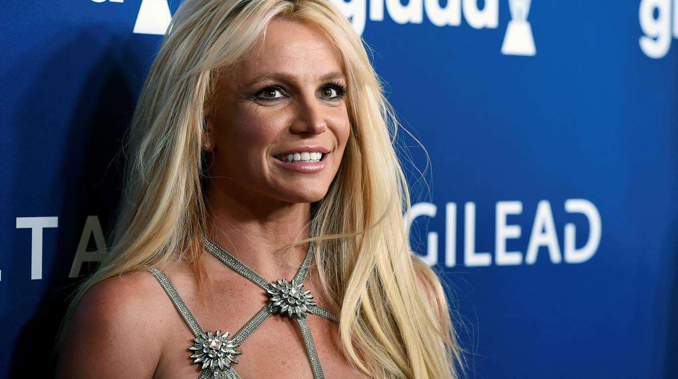 Britney Spears tregon sekretin e një trupi të mirë (VIDEO)