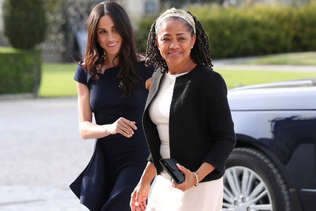 Nëna e Meghan Markle arrin në Britani të Madhe