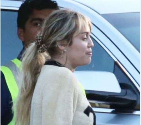 Milye Cyrus del në qytet pa asnjë pikë grimi në fytyrë (FOTO)