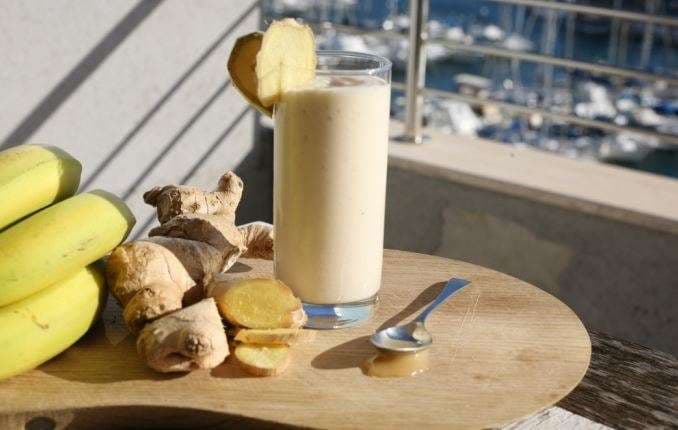 Banane dhe xhenxhefil për mëngjes