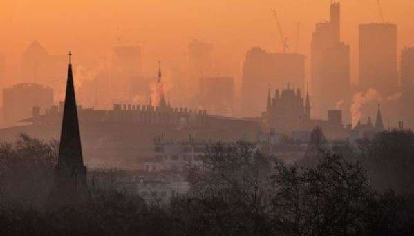 Ndotja e ajrit, Londra shton edhe një tarifë
