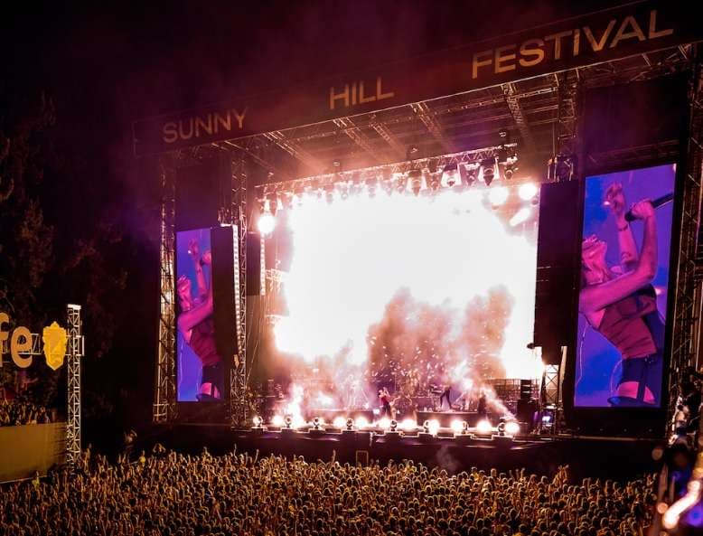 Sivjet në festivalin Sunny Hill, performojnë fitues të Grammy dhe Brits