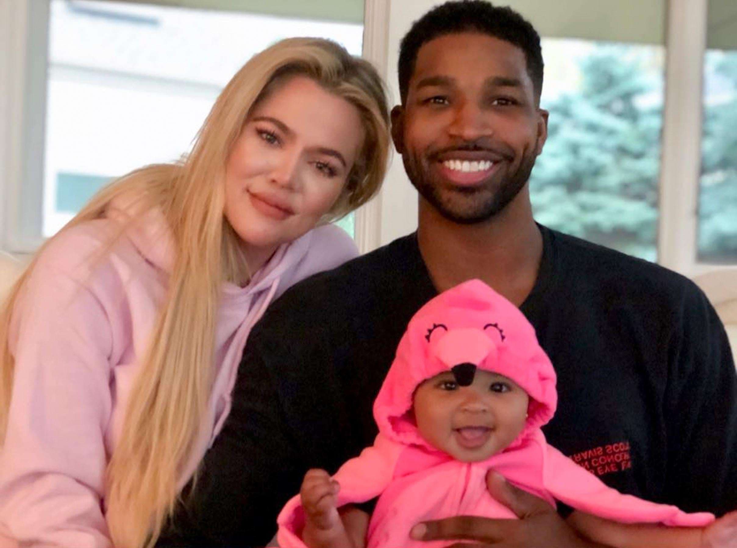 Vajza e Khole Kardashian dhe Tristan Thompson feston ditëlindjen me prindërit e ndarë (FOTO)