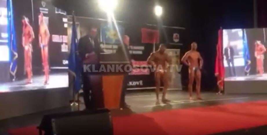 E mposhti kancerin, tani kampion vendi në Bodybuilding (VIDEO)