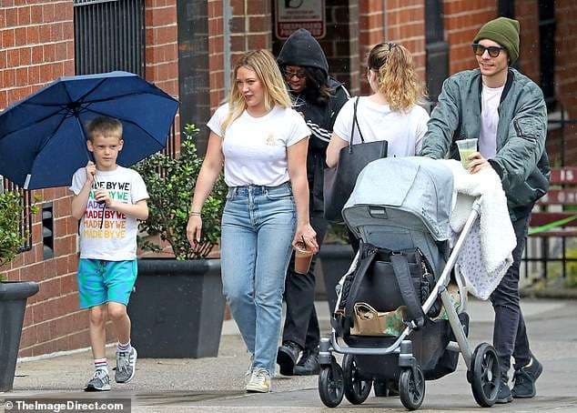 Pas fejesës, Hilary Duff më e bashkuar se kurrë me familjen