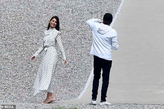 DiCaprio, fotograf personal i të dashurës në Kanë