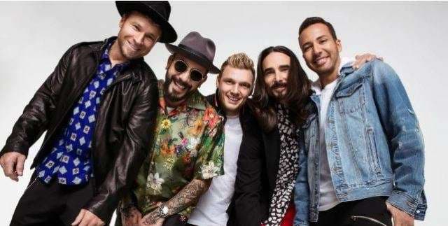 Backstreet Boys sjellin versionin special akustik të këngës “I Want It That Way” (VIDEO)