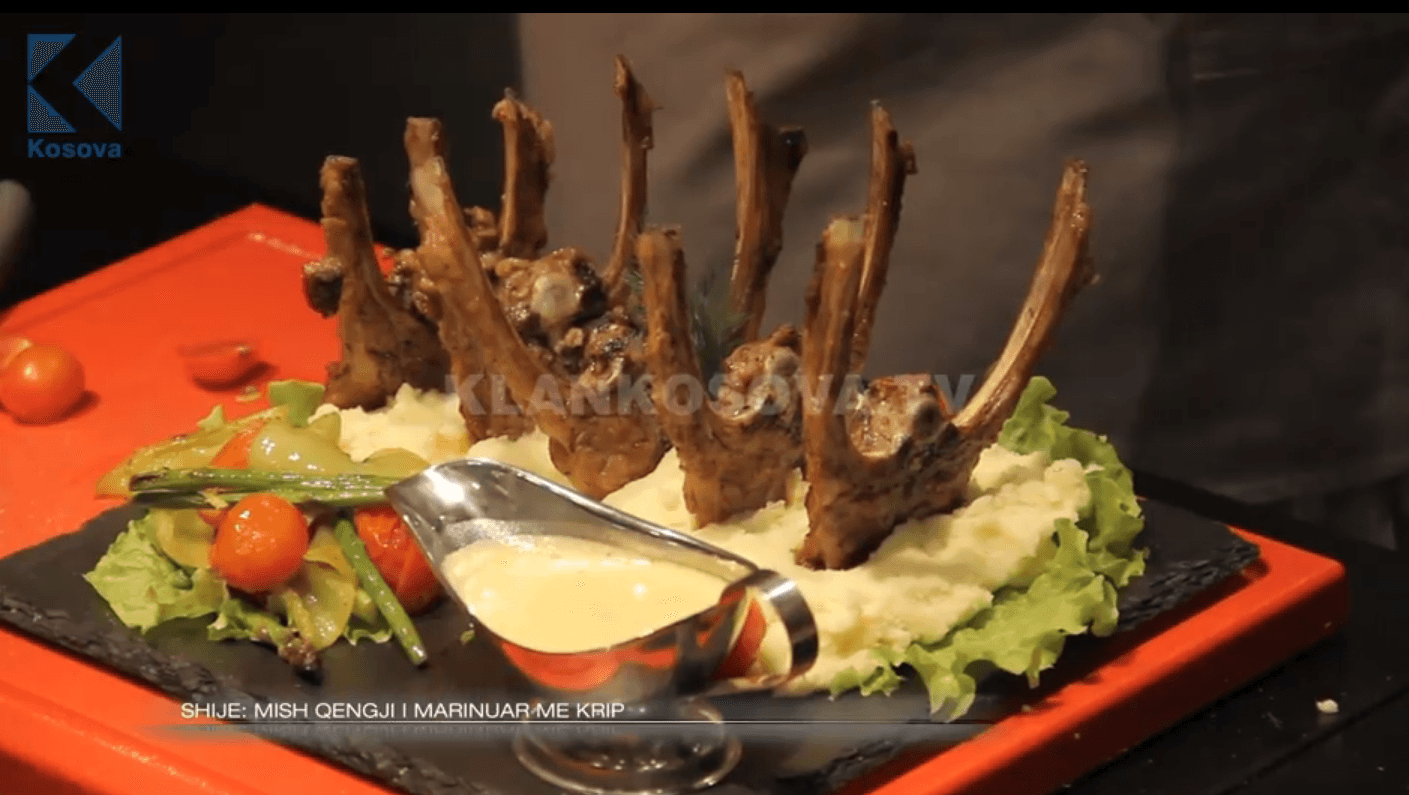 Shije: Mish qengji i marinuar me kripë (VIDEO)