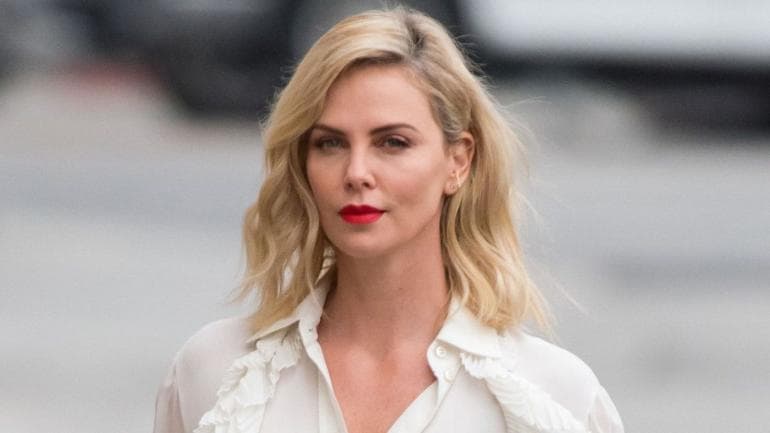 Charlize Theron: Droga më bëri një mama më të mirë