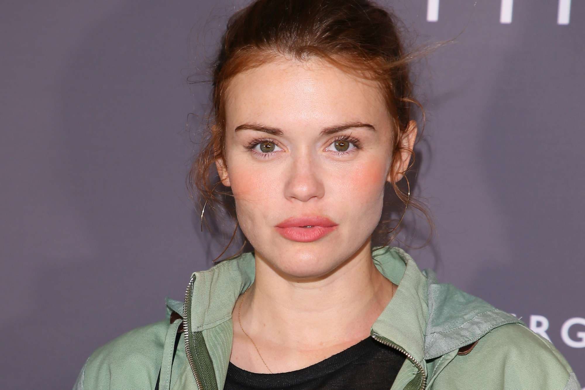 Pasi u ndalua në aeroport, Holland Roden shkon në Brazil