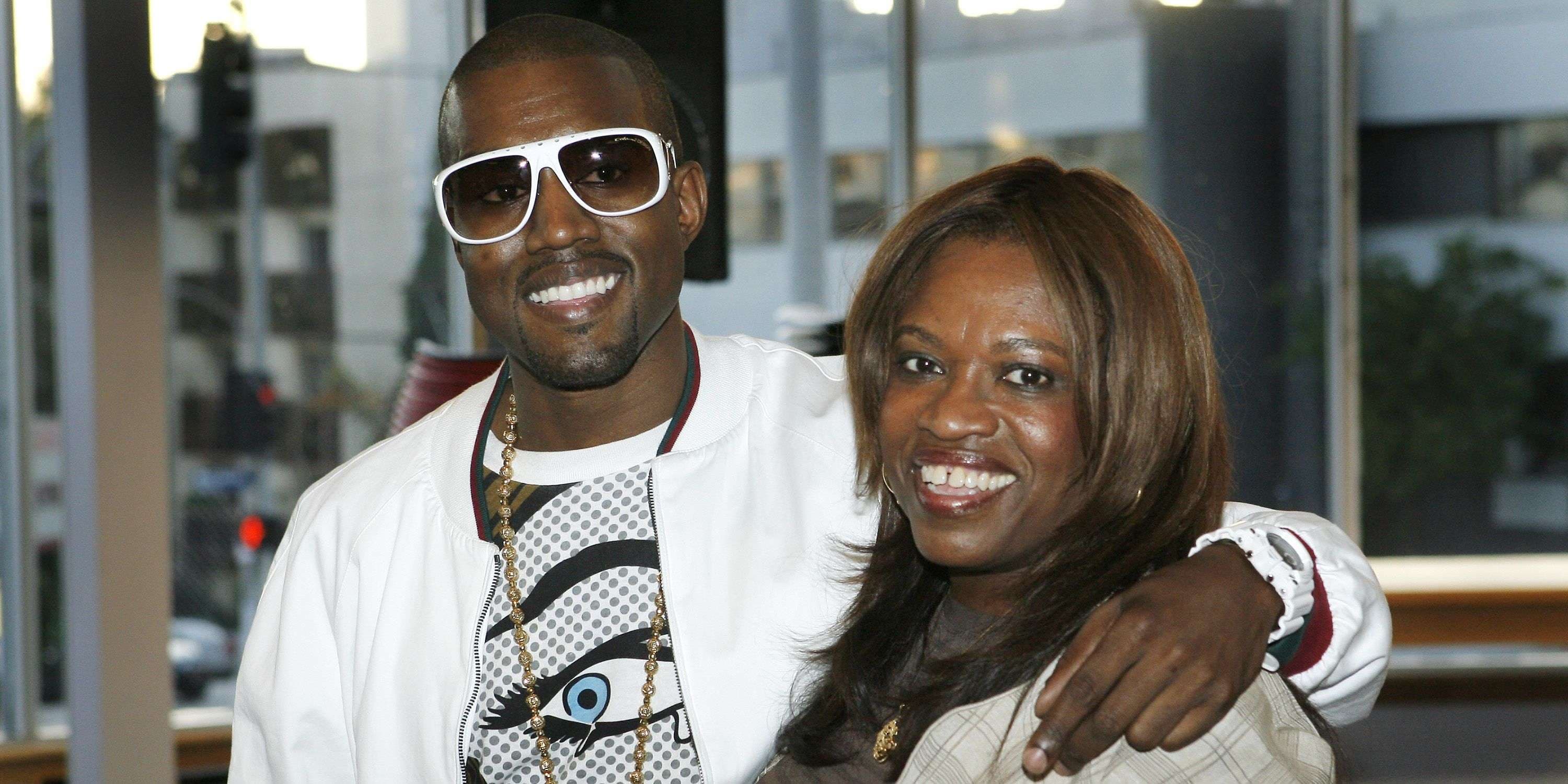 Kanye West flet për nënën e ndjerë në intervistën e fundit (VIDEO)