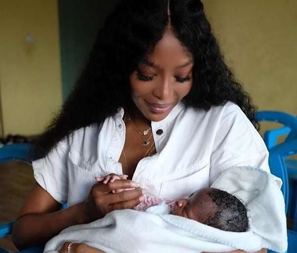 Naomi Campbell nuk ka adoptuar fëmijë (FOTO)