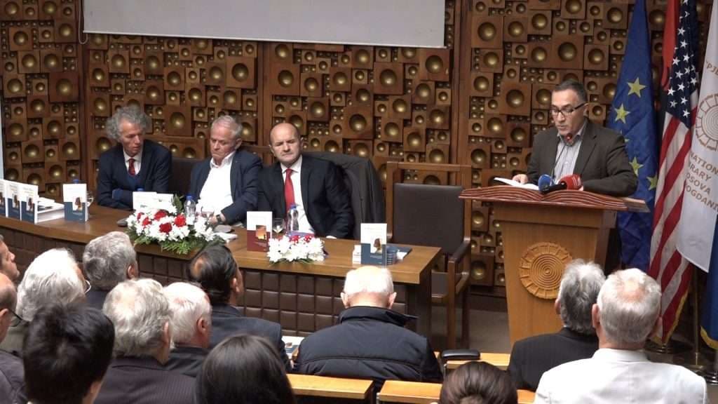 Promovohet libri “Sfinksi pyet sërish” i autorit Ismail Syla