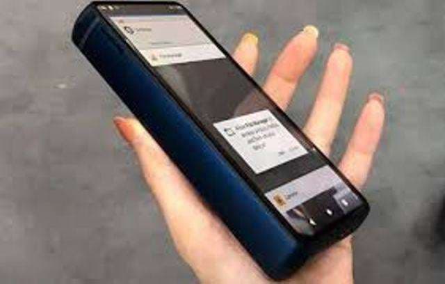 Del në treg telefoni në formë të "tullës" (FOTO)