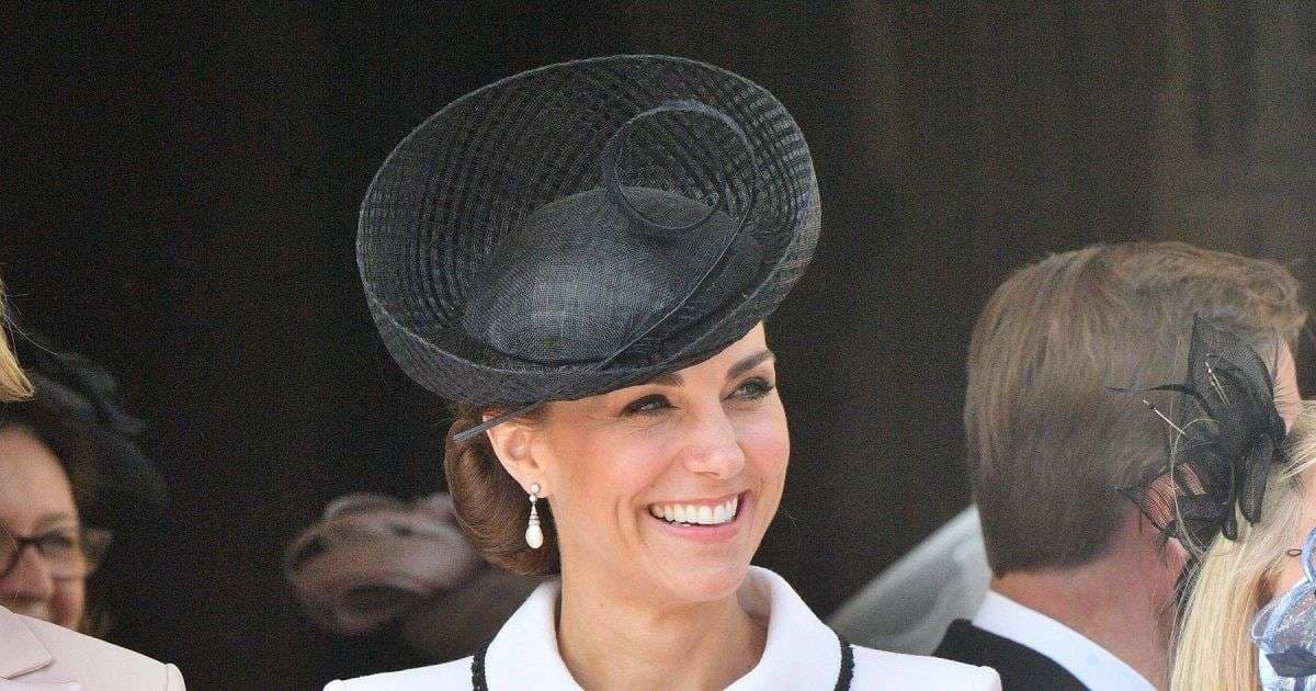 Kate Middleton e shikon me krenari burrin e saj në paradën mbretërore