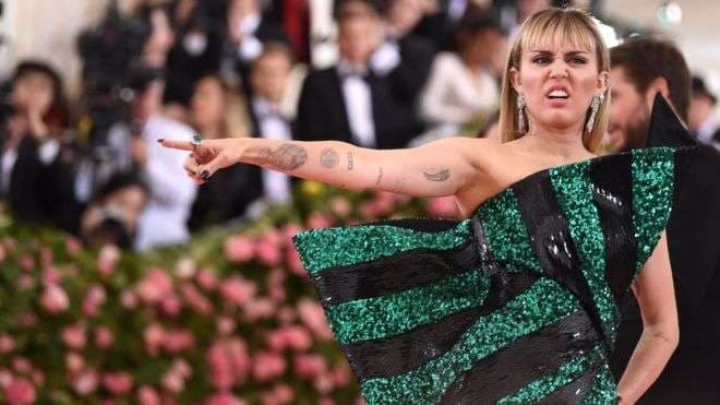 Fansi e puthi me zor, Miley Cyrus ka një kundërpërgjigje interesante