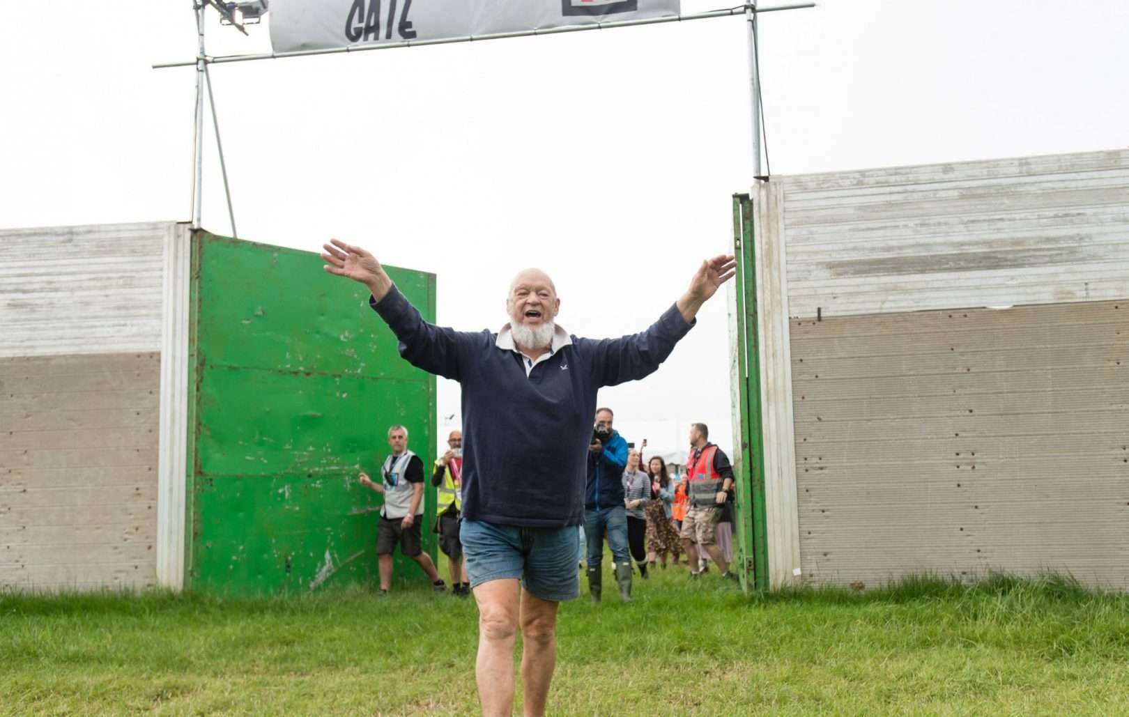 Hapen dyert e Glastonbury-t, shkrepen fotot e para (FOTO)
