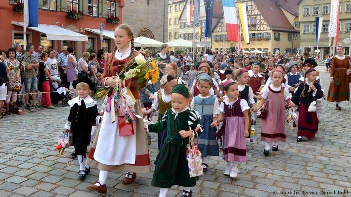 10 festivalet më të bukura folklorike në Bavari