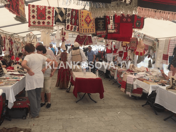 Interesim i madh për Panairin e Veshjeve Tradicionale në Prizren (FOTO)