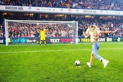 Një ‘futbolliste’ seksi sikurse Rita  