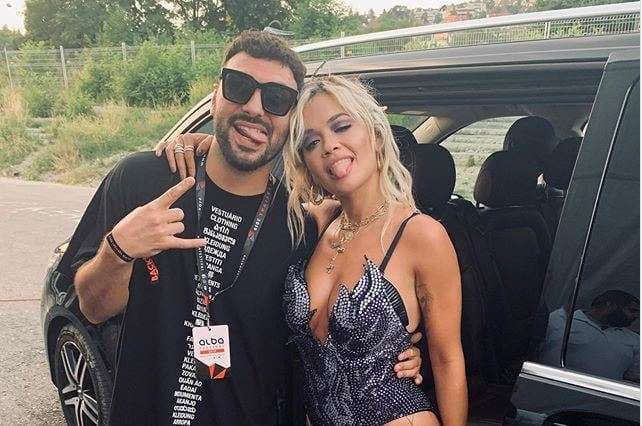 Ledri Vula takohet me Rita Orën, bëjnë fotografi bashkë