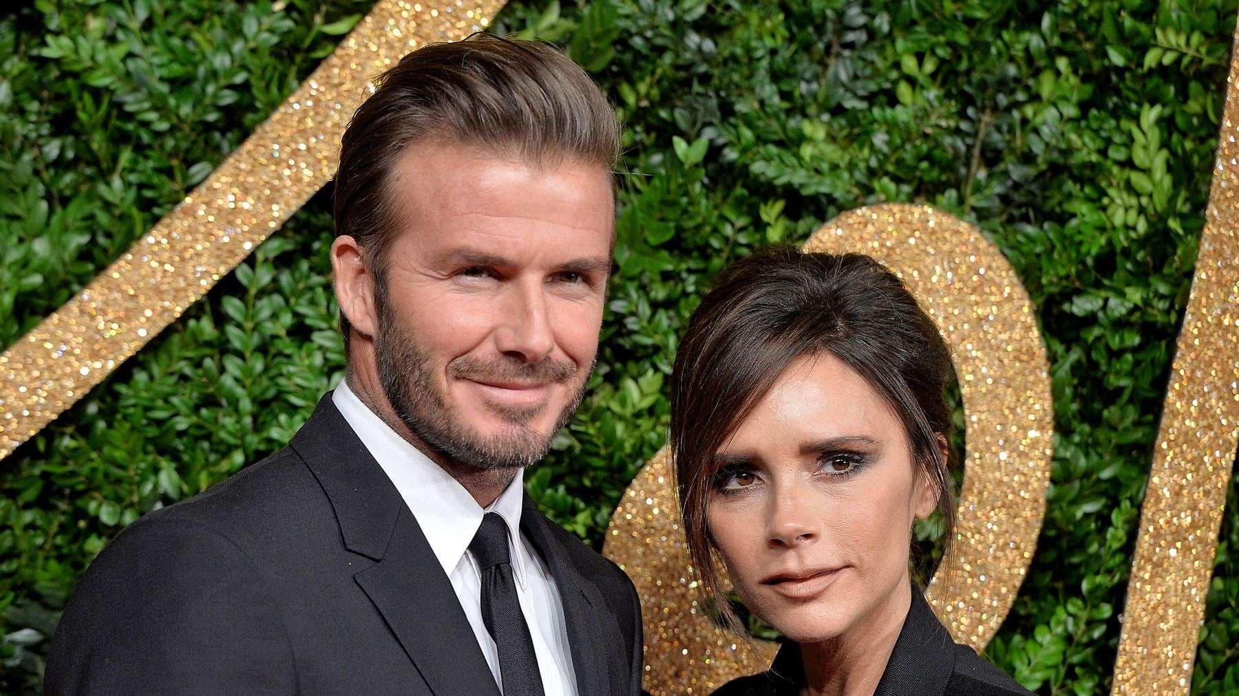 Victoria dhe David Beckham shkëlqyen në dasmën e Sergio Ramos (FOTO)