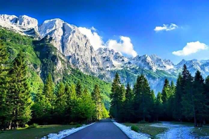 Alpet shqiptare destinacion i turistëve nga Europa