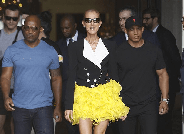 Celine Dion ekspozon këmbët e gjata (FOTO)